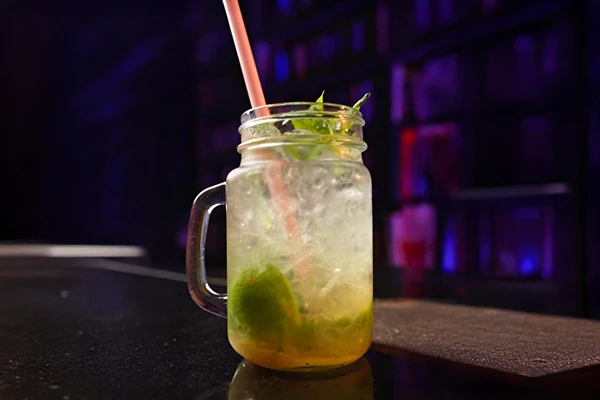Nojito - osvježavajući, bezalkoholni drink s limetom i mentom
