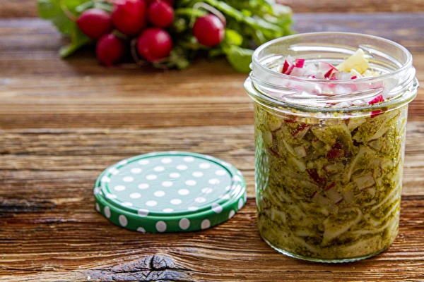 Pesto od lišća rotkvice