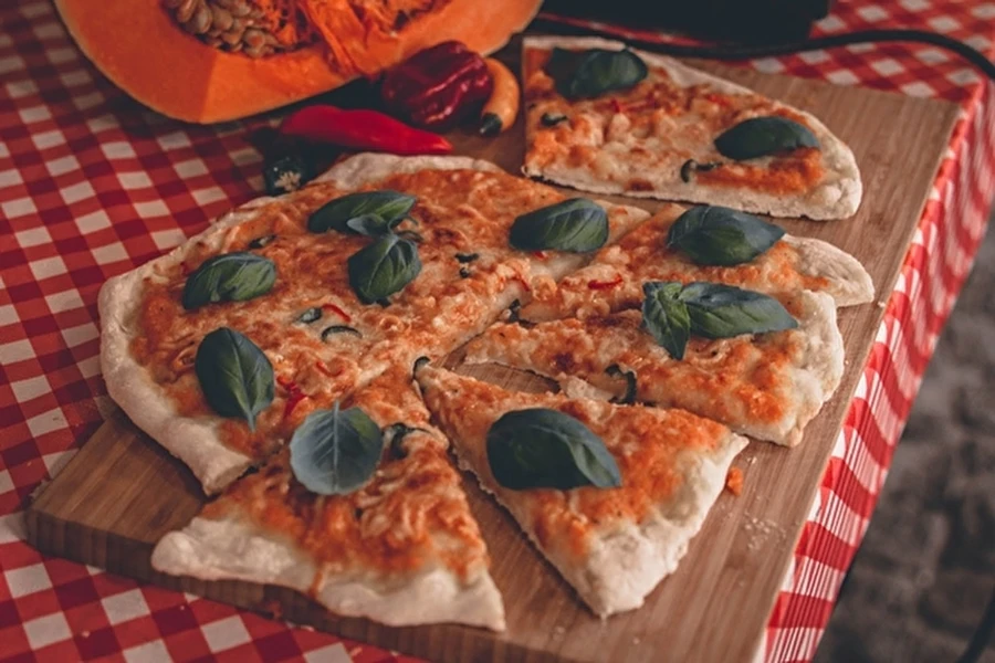 Domaća pizza s umakom od bundeve